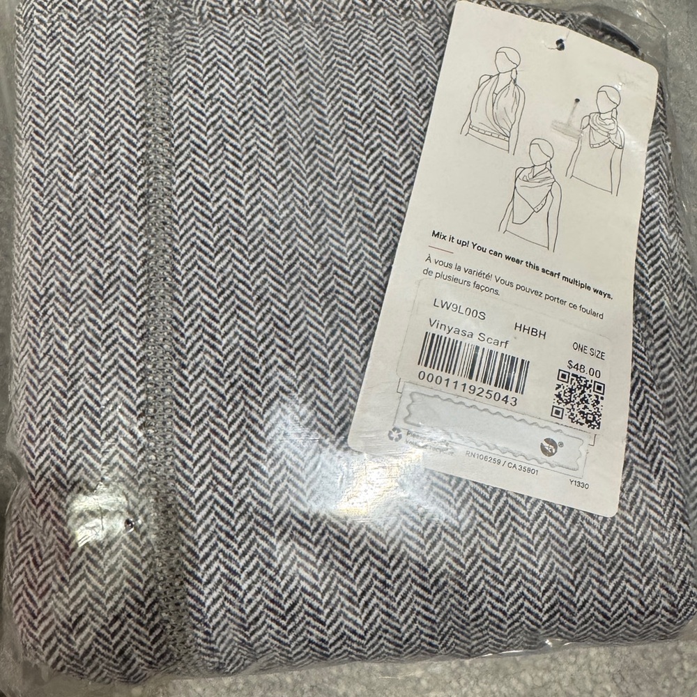 Lululemon NWT Vinyasa herringbone scarf